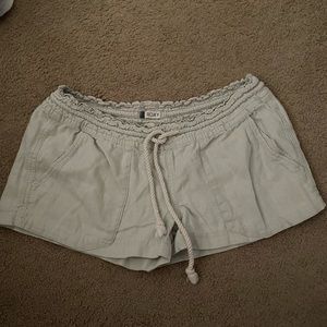 size medium roxy shorts